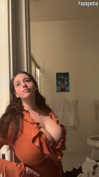 BustyMor N nude photo #4