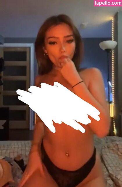 Caerynndaviess Caerynn nude photo #1