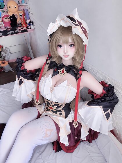 Caeshy.s nude photo #45