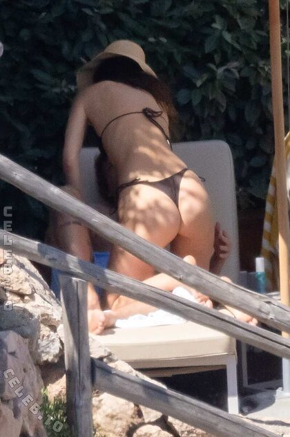 Camila Morrone nude photo #35