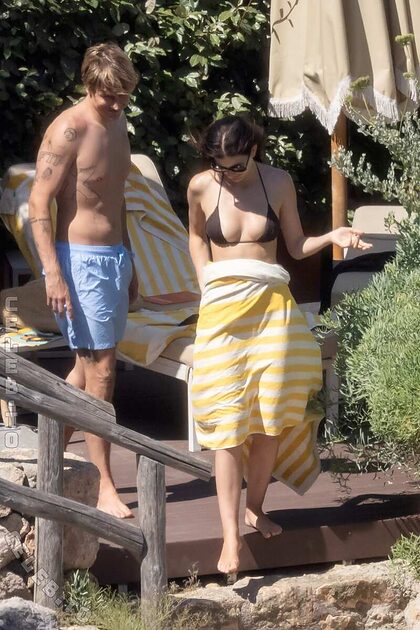 Camila Morrone nude photo #44