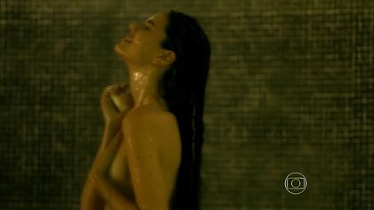 Camila Queiroz nude photo #24