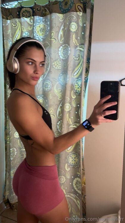 camtaylorr nude photo #4