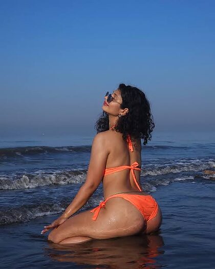 Caren Menon nude photo #4