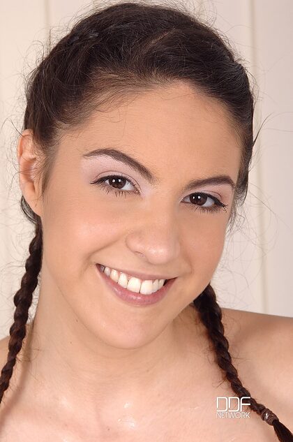 Carolina Abril nude photo #7