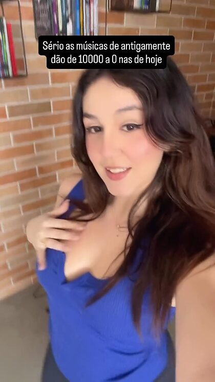 Carolzinha SG nude photo #2