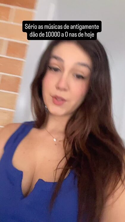 Carolzinha SG nude photo #7
