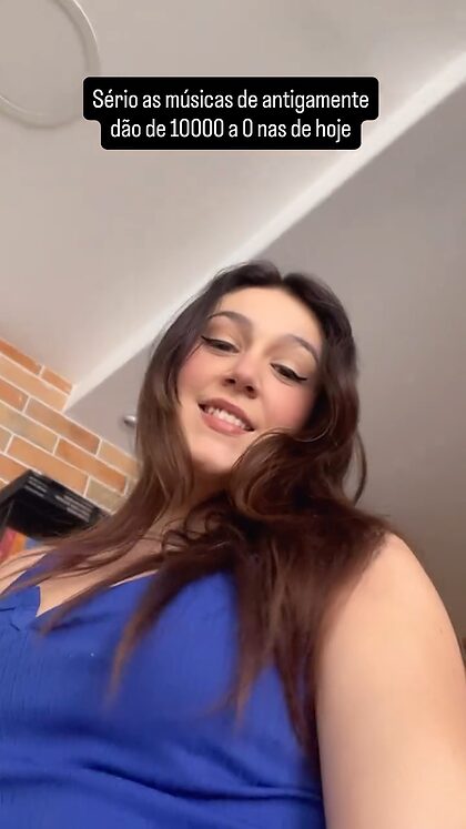 Carolzinha SG nude photo #11
