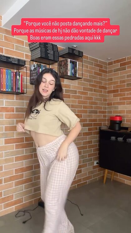 Carolzinha SG nude photo #20