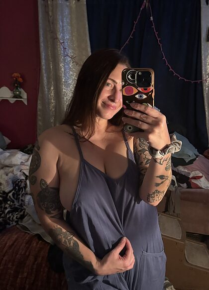 chelsswellss nude photo #1
