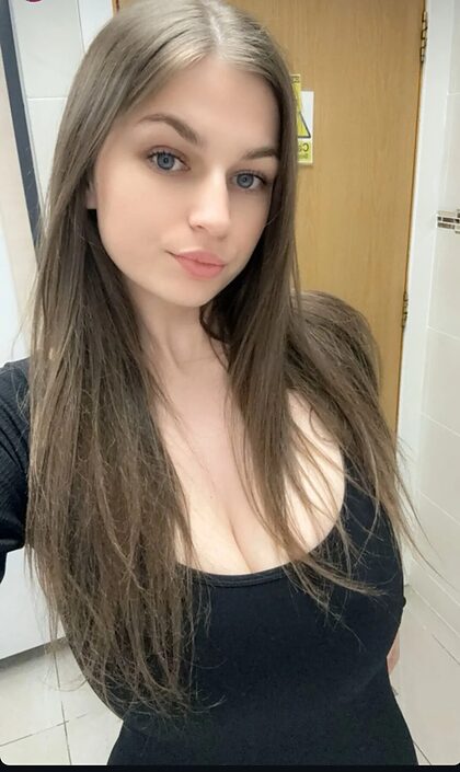 Chloe T. nude photo #17