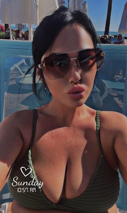 Chloxxoe nude photo #3