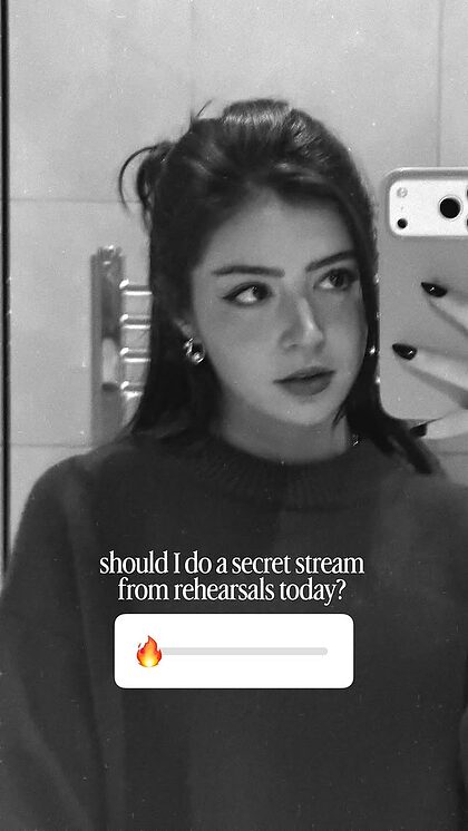Chrissy Costanza nude photo #7