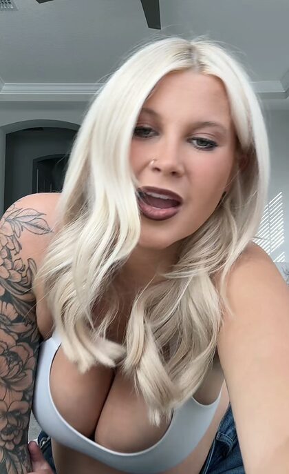 christenwhitman nude photo #5