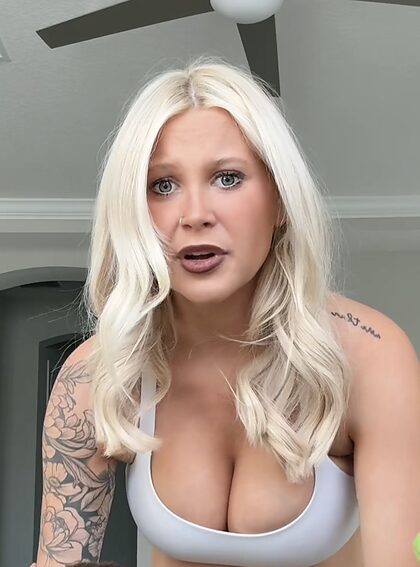christenwhitman nude photo #9