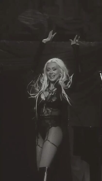 Christina Aguilera nude photo #108
