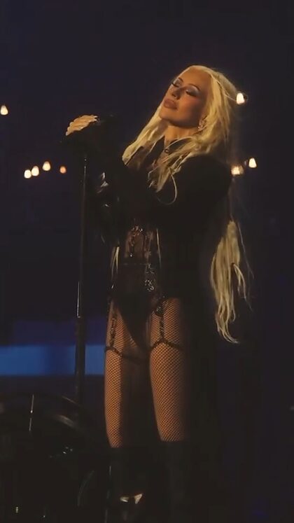 Christina Aguilera nude photo #128