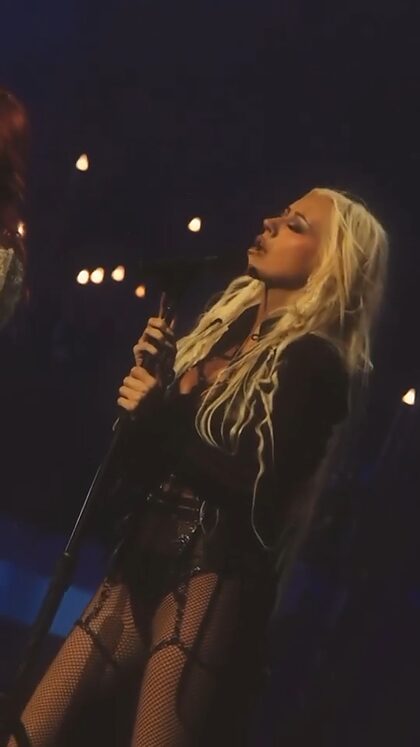 Christina Aguilera nude photo #131