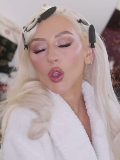 Christina Aguilera nude photo #146