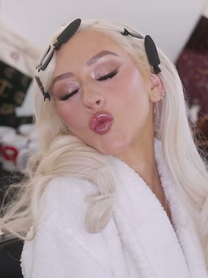 Christina Aguilera nude photo #147