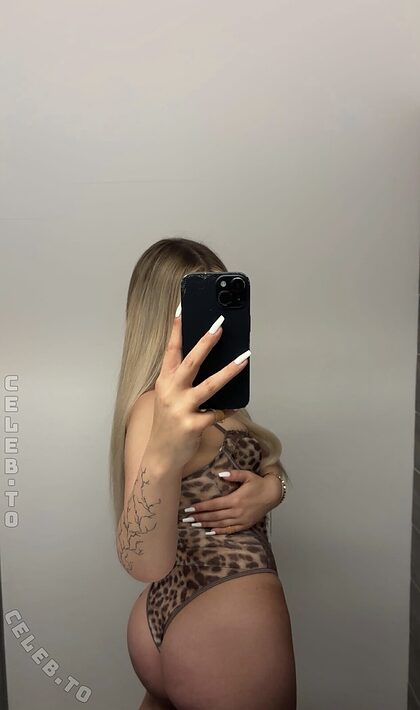 coconut.offiziell nude photo #12