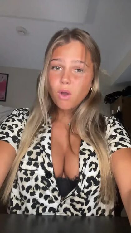 College nude photo #8