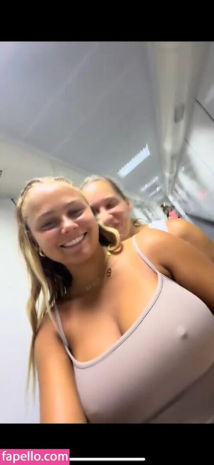 College nude photo #34