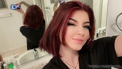 Crazy Babysitter nude photo #3