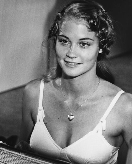 Cybill Shepherd nude photo #4