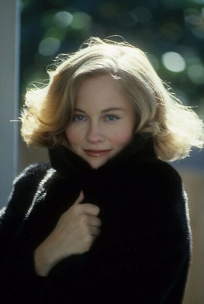 Cybill Shepherd nude photo #9