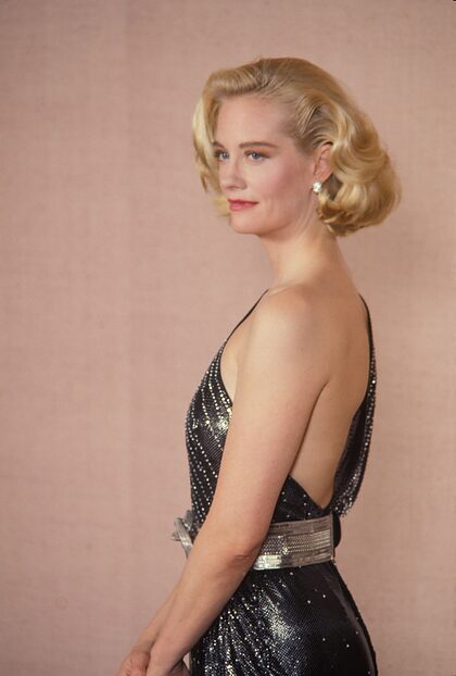 Cybill Shepherd nude photo #29