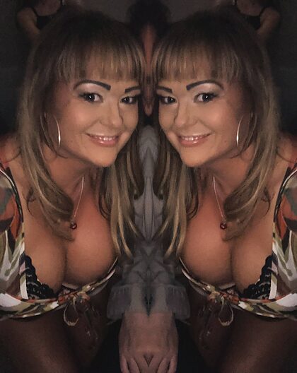 Danielle Nicholls nude photo #7