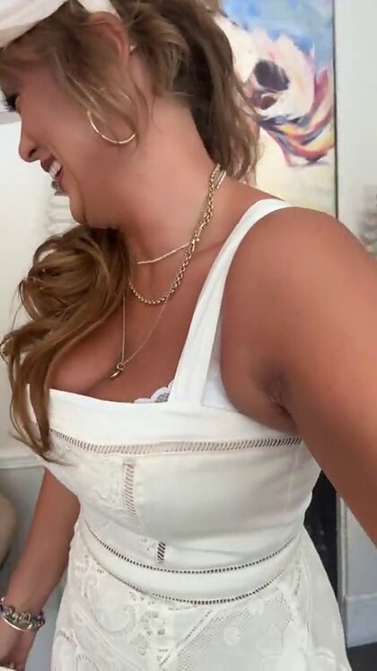 Danielle Nicholls nude photo #25