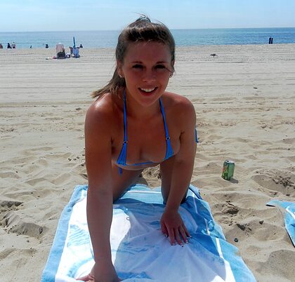Danielle Perryman nude photo #4