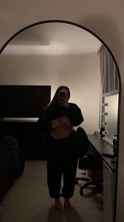 Danielle nude photo #5