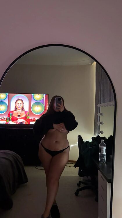 Danielle nude photo #6