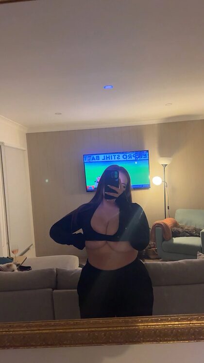 Danielle nude photo #10