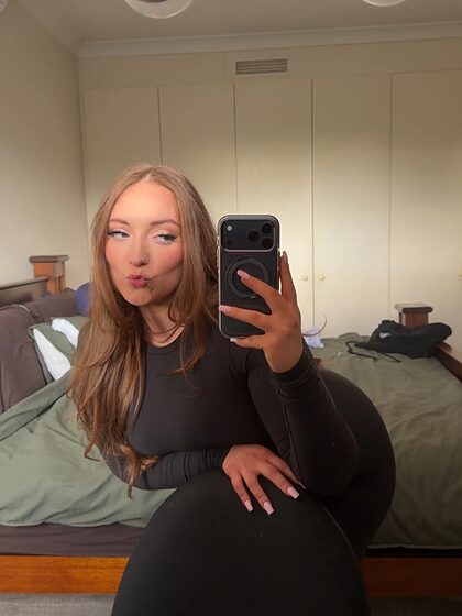 Danielle nude photo #64