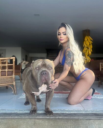 Débora Julia nude photo #8