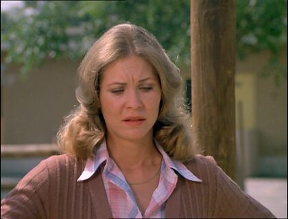 Dee Wallace nude photo #13