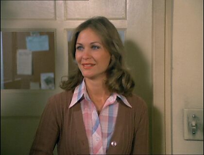 Dee Wallace nude photo #15