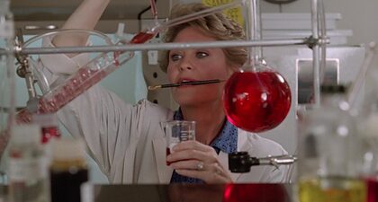Dee Wallace nude photo #23