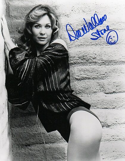 Dee Wallace nude photo #43