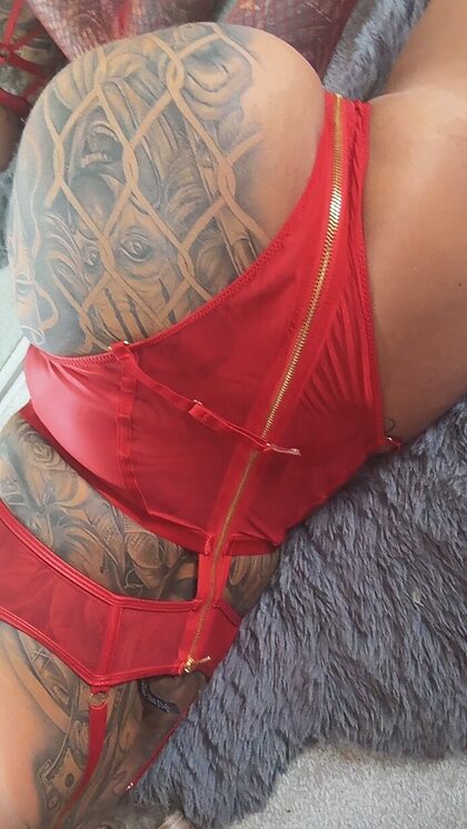Demi Singer nude photo #2