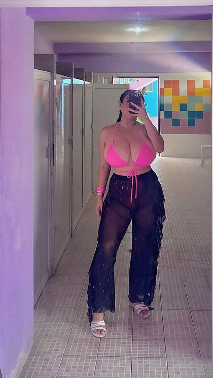 Diana M nude photo #3