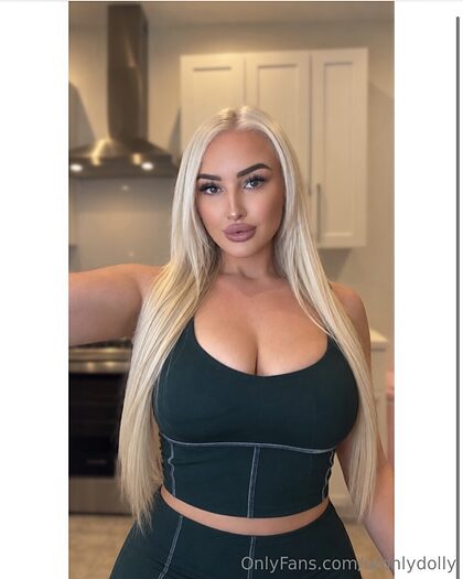 DollyXO nude photo #3