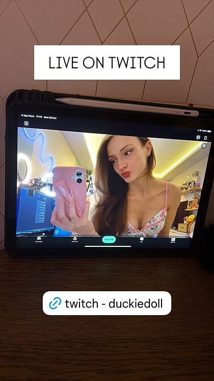 duckiedoll nude photo #29