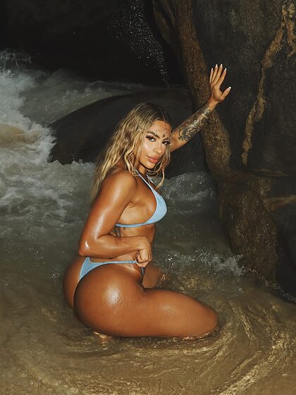 Eduarda Souza nude photo #2
