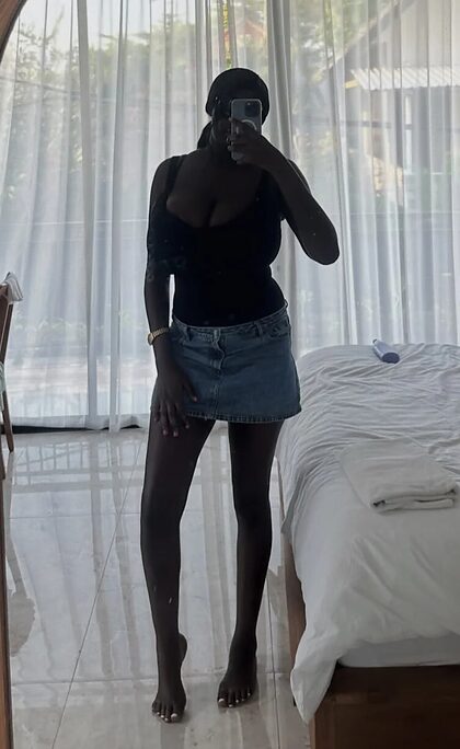 Emaan D nude photo #34