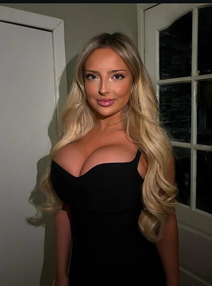 Emily nude photo #72